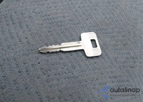 2001 Chevrolet Prizm from USA, damaged, VIN 1Y1SK52871Z425355